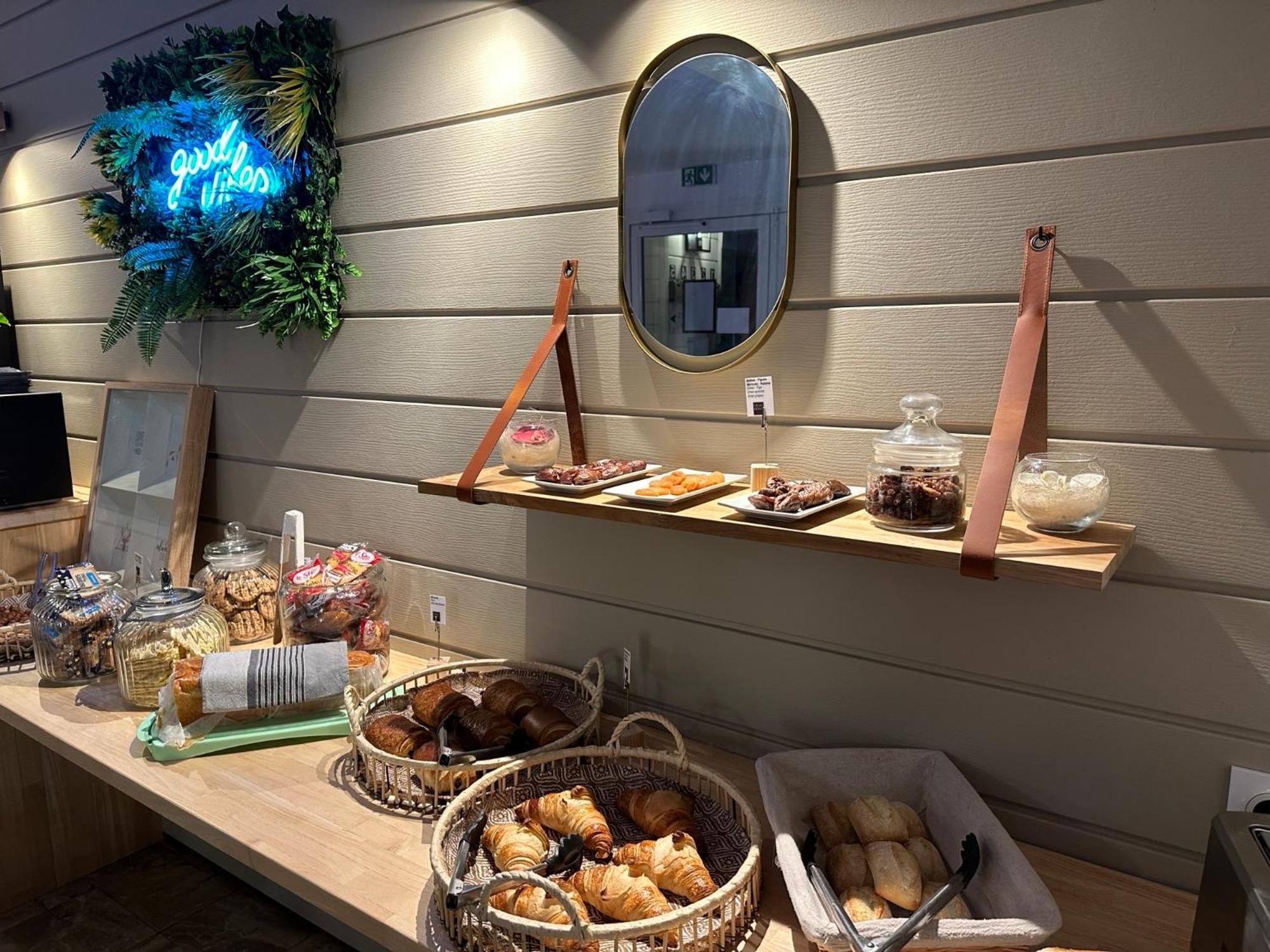 Ostal Pau Universite - Sure Hotel Collection By Best Western Екстериор снимка