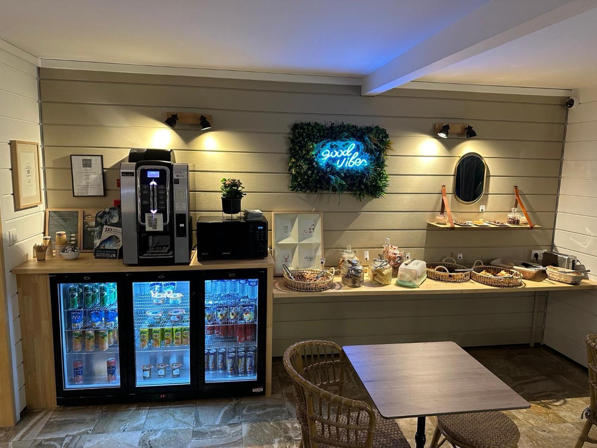 Ostal Pau Universite - Sure Hotel Collection By Best Western Екстериор снимка